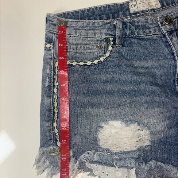 VTG Free People Denim Cutoff Shorts Sz 28 Boho South West Country Y2K Embroidery - Picture 6 of 9